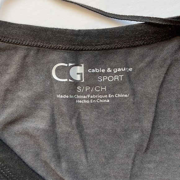 NWT Cable & Gauge V-Neck short sleeves T Shirt SZ-S - Picture 6 of 14